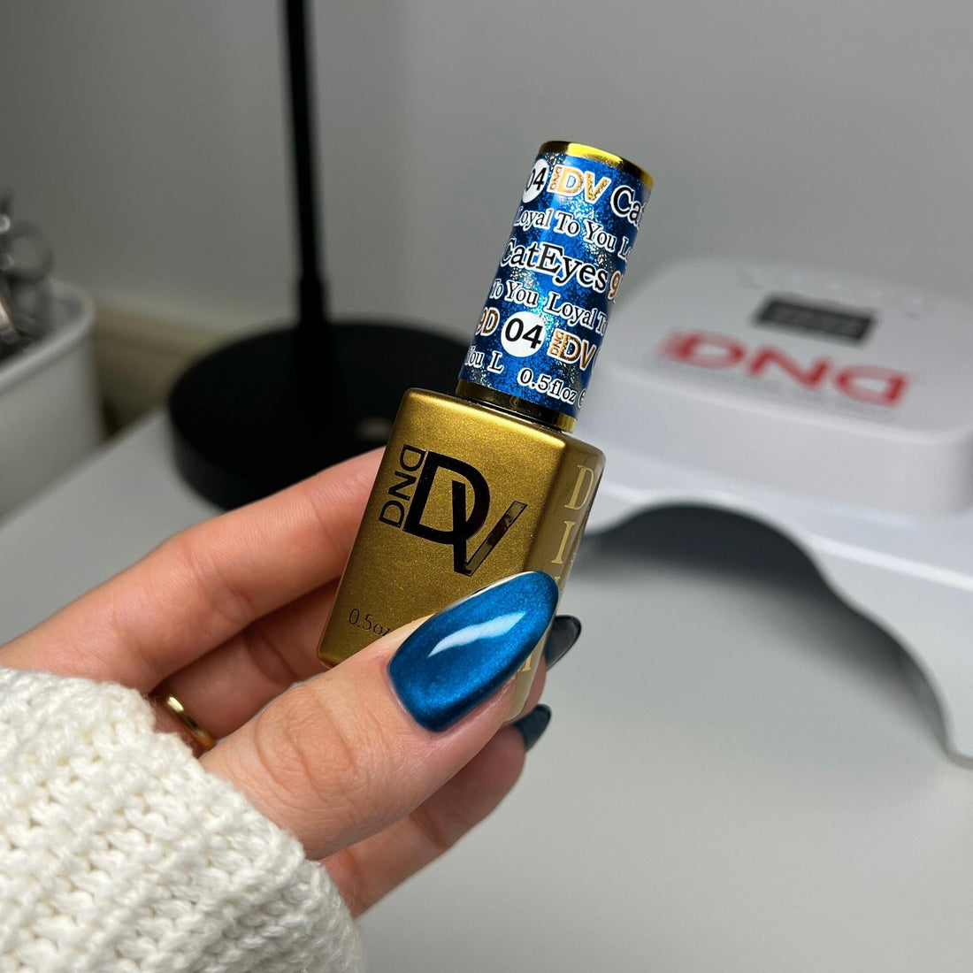 Diva 9D Cat Eyes Glass Ball #04 - Loyal To You