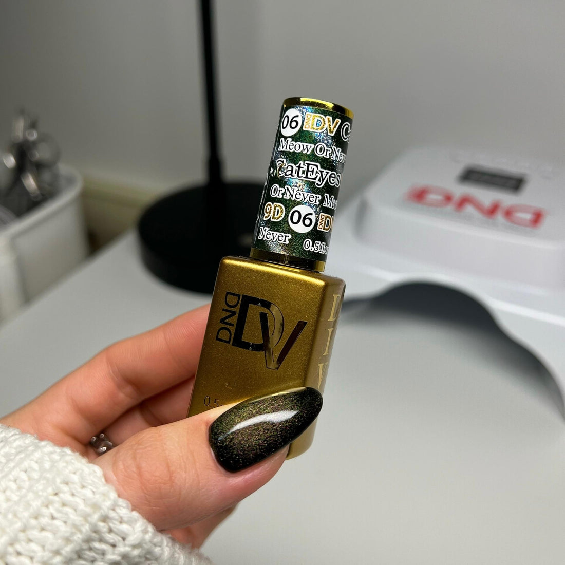 *Bundle DIVA 9D Cat Eye Glassball – 12 Set