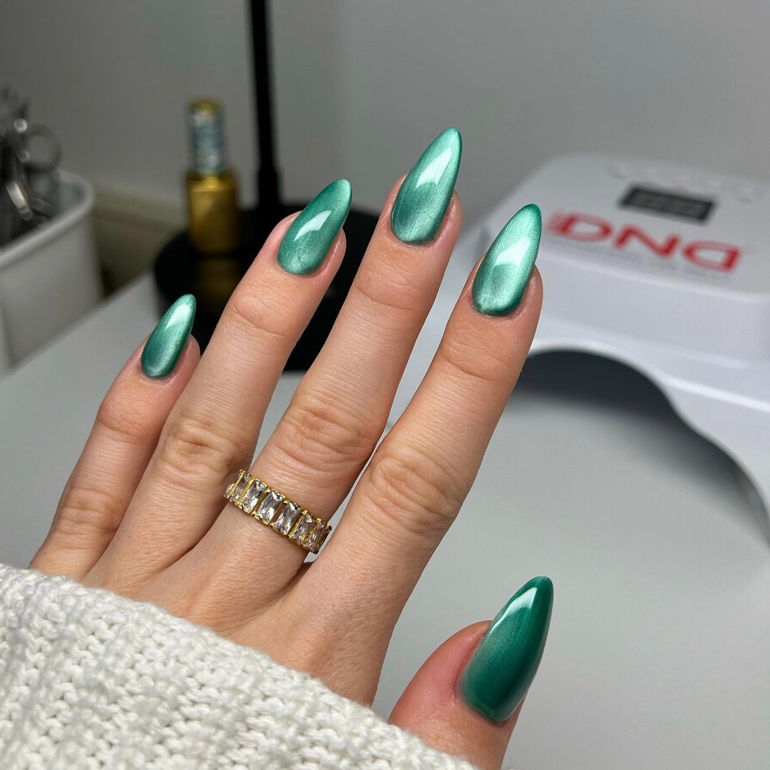 *Bundle DIVA 9D Cat Eye Glassball – 12 Set