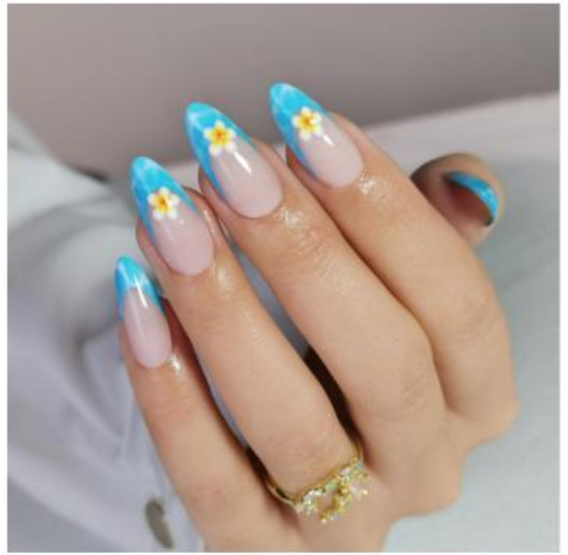 Press On Nail - Set of 32 Nails - Style 025