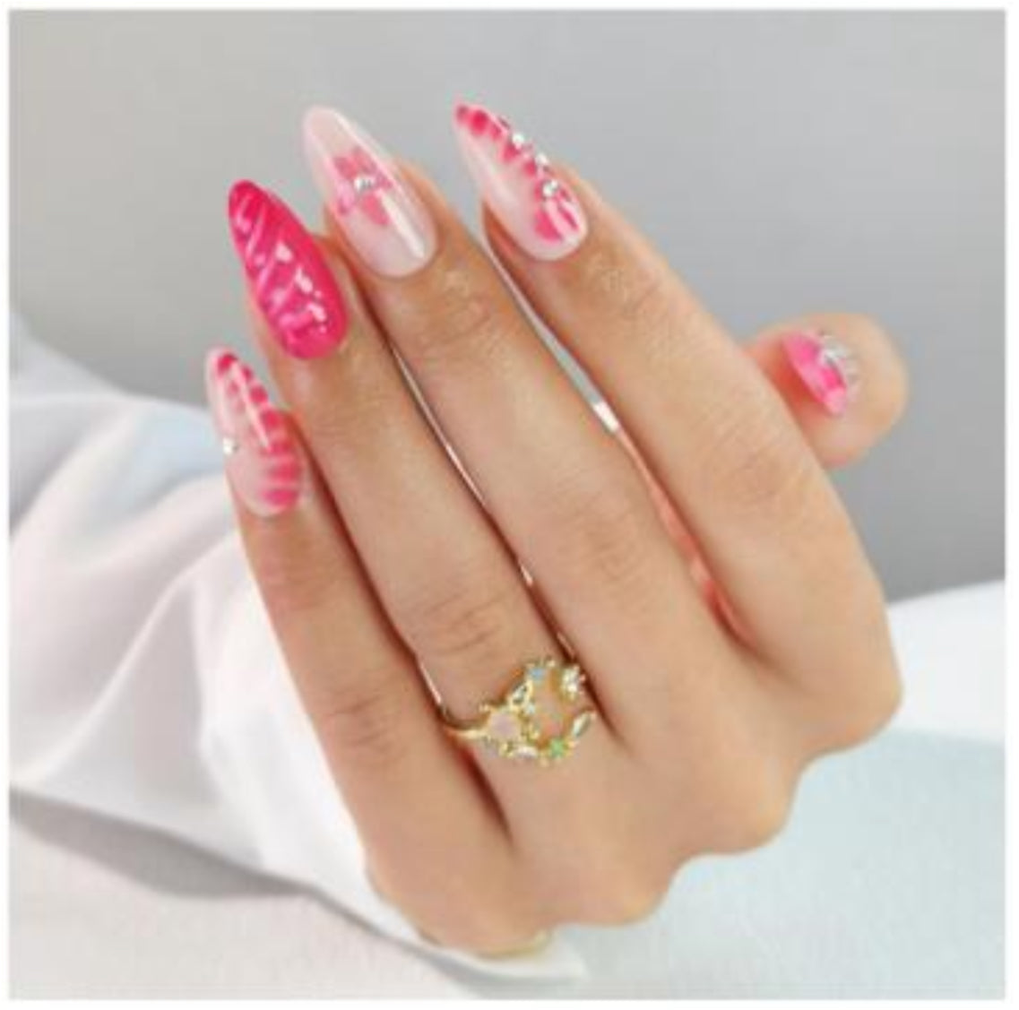 Press On Nail - Set of 32 Nails - Style 026