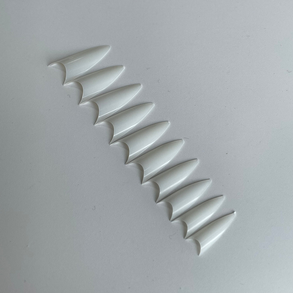 XL NO C Stiletto Natural Acrylic Nail Tips Box - 500pc