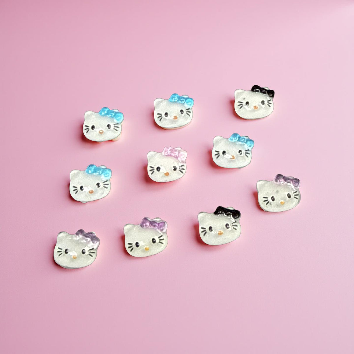 Hello Kitty Mix. Colors Head Charm style 3