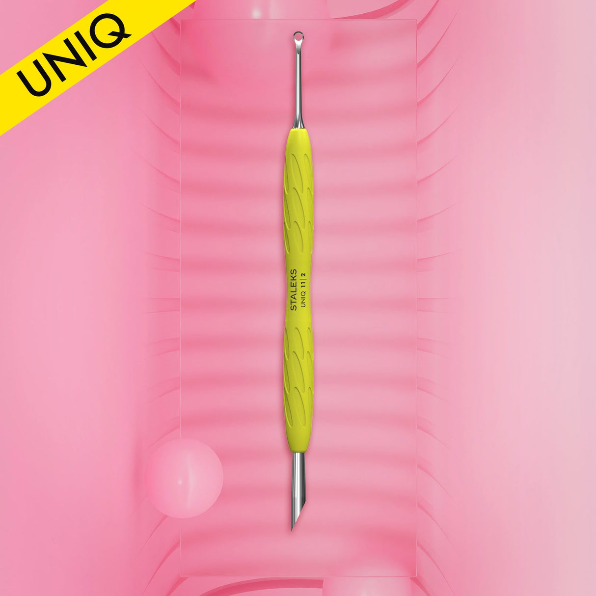 Manicure pusher Gummy with yellow silicone handle UNIQ 11 TYPE 2 (beveled and loop pusher)