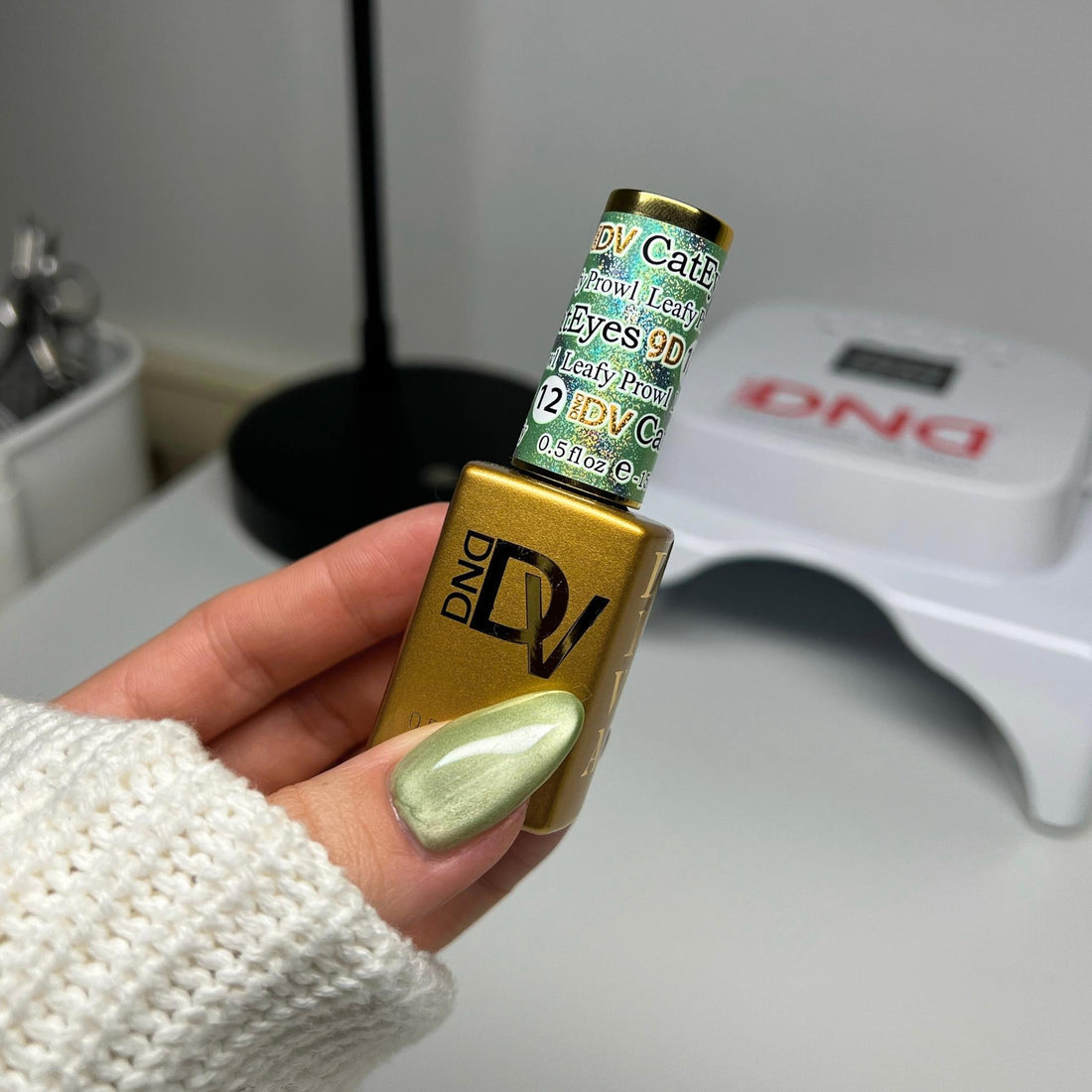 Diva 9D Cat Eyes Glass Ball #12 - Leafy Prowl