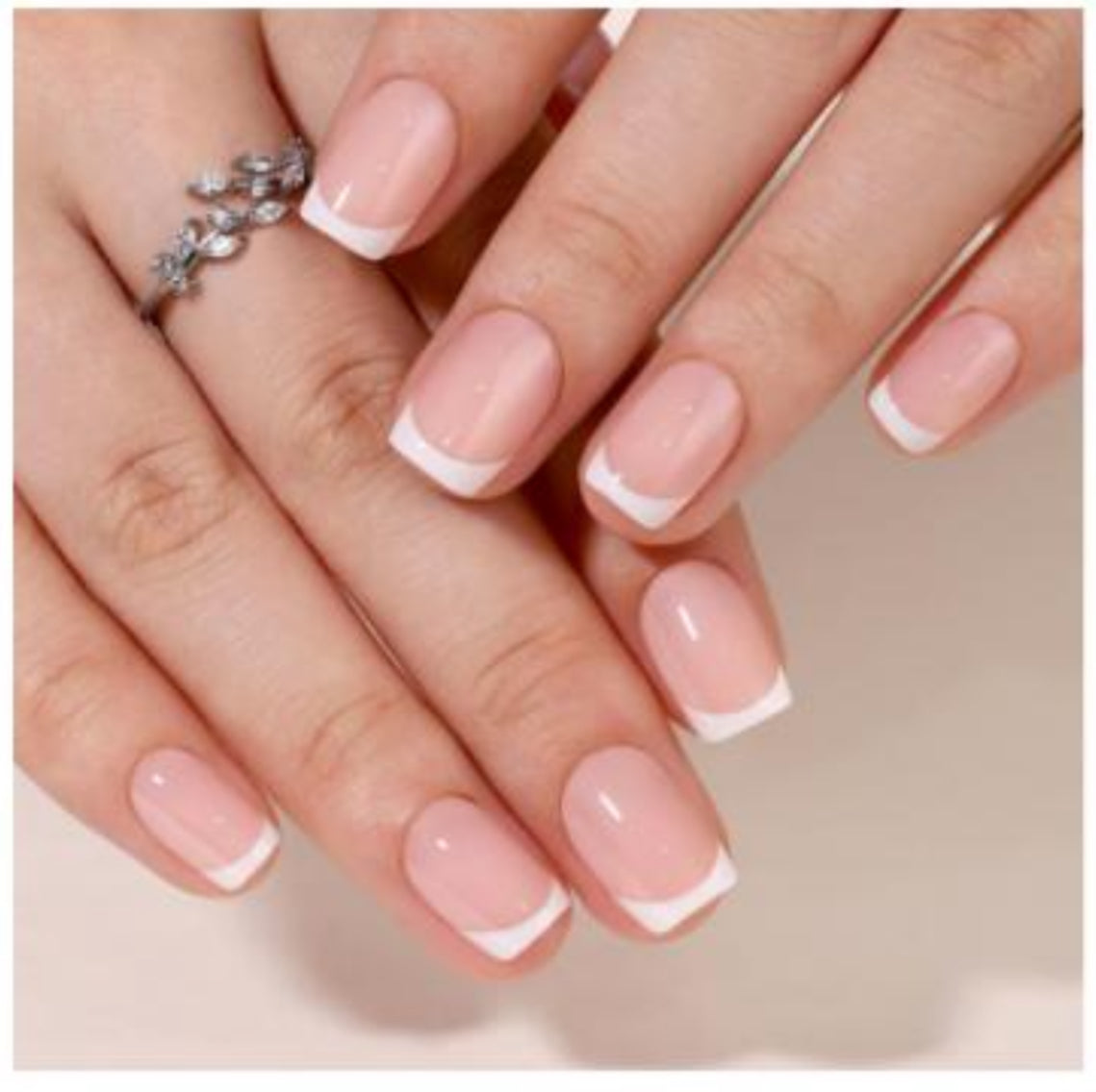 Press On Nail - Set of 32 Nails - Style 124