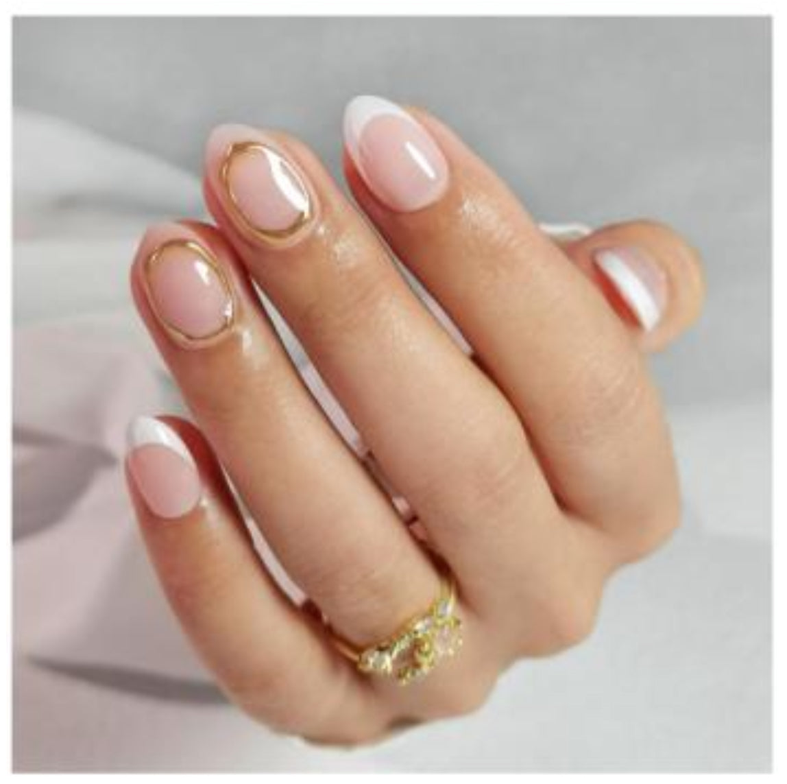 Press On Nail - Set of 32 Nails - Style 022