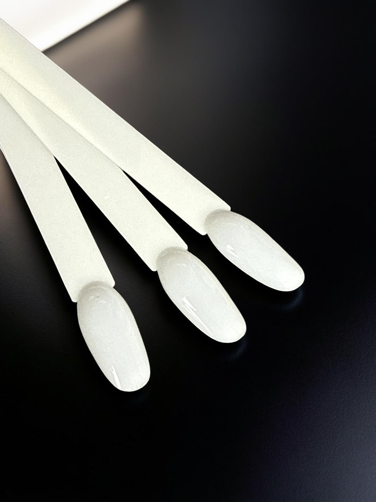 50pc. Round Nail Tip Display w/ Ring