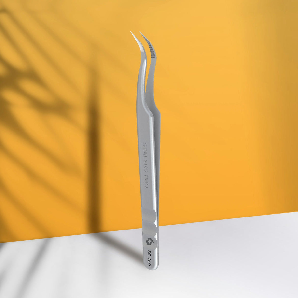 Professional lash tweezers with fiber tips, curved EXPERT 45 TYPE 1