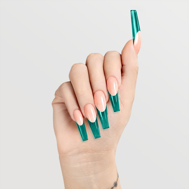 Chaun Legend Twerk-quoise LGG07 jelly gel polish on hands