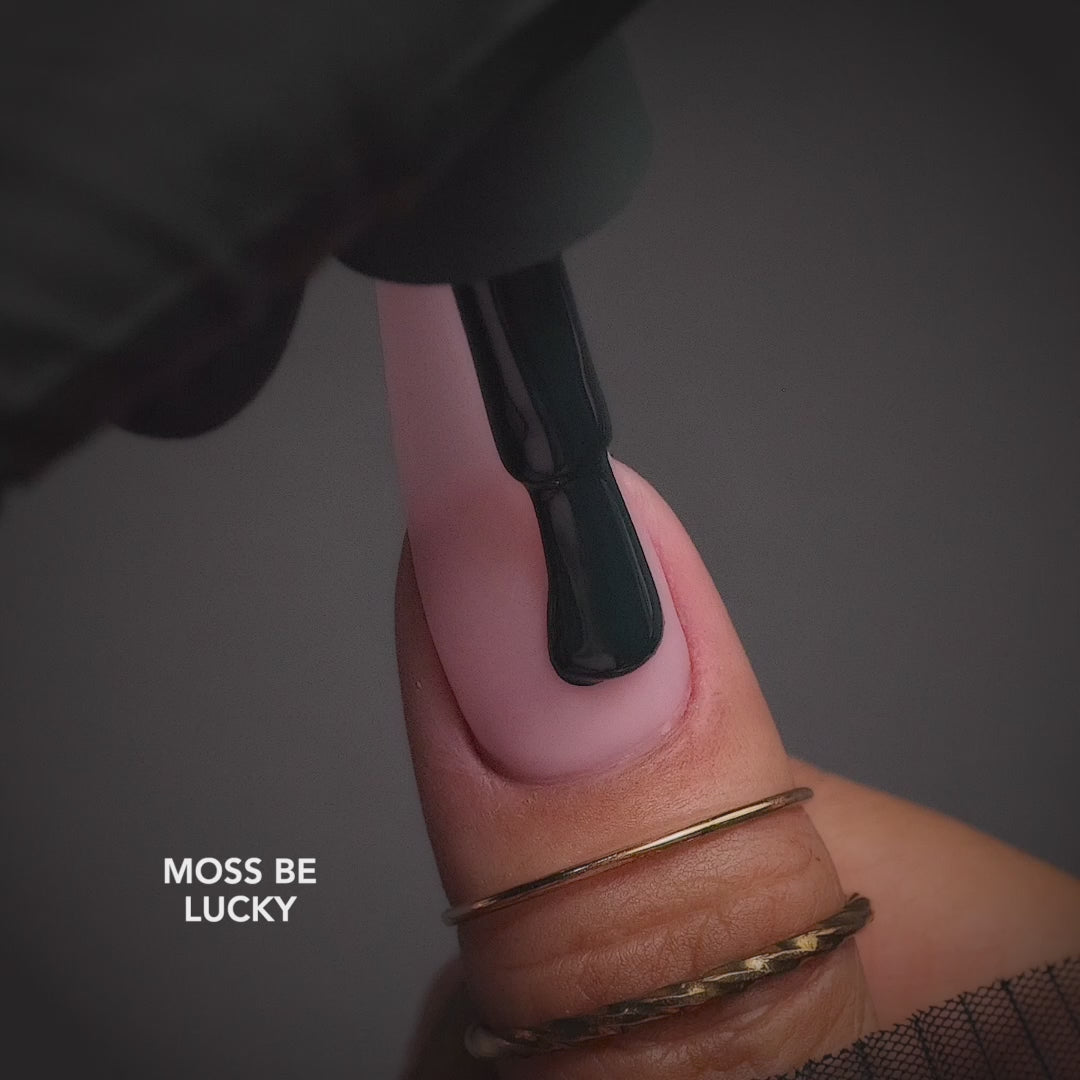 LG5071 - Moss be Lucky