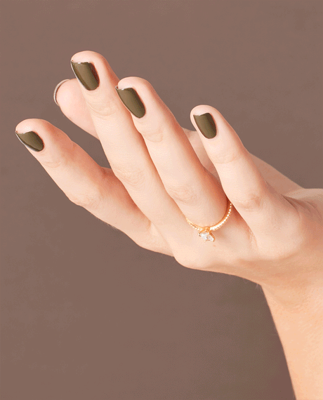 Suzi - The First Lady of Nails